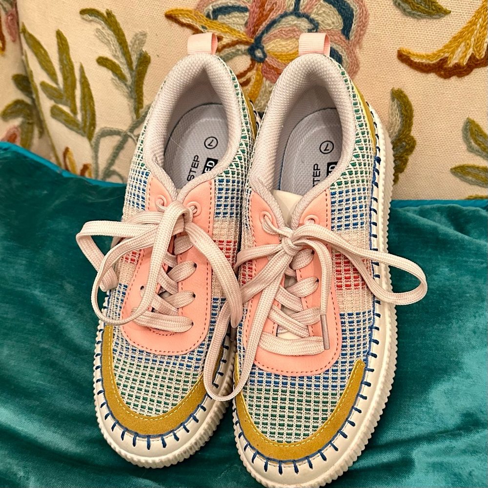 Women's LUCKY STEP Sneakers Size 7 White Pink Multi Spring colors